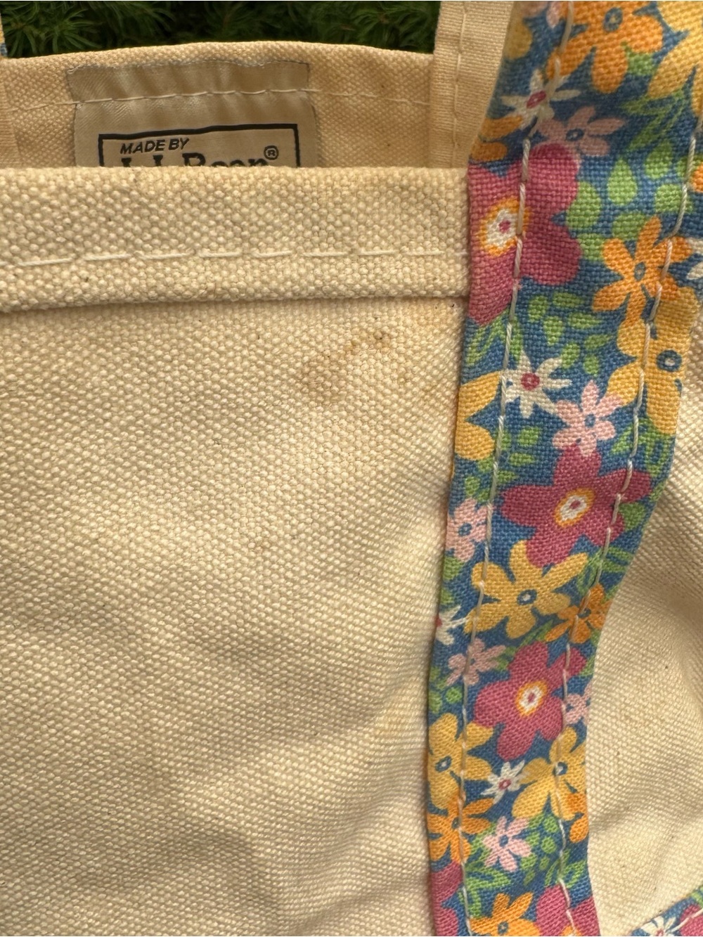 L.L. Bean Vintage 1990s Women's Cream Canvas Boat and Tote with Floral Trim - Picture 3 of 7
